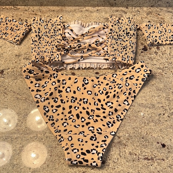 Leopard Bikini - Picture 4 of 6